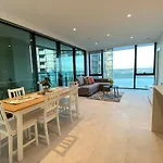 Kozyguru Rhodes Modern 2Bed Apt Parking& Views